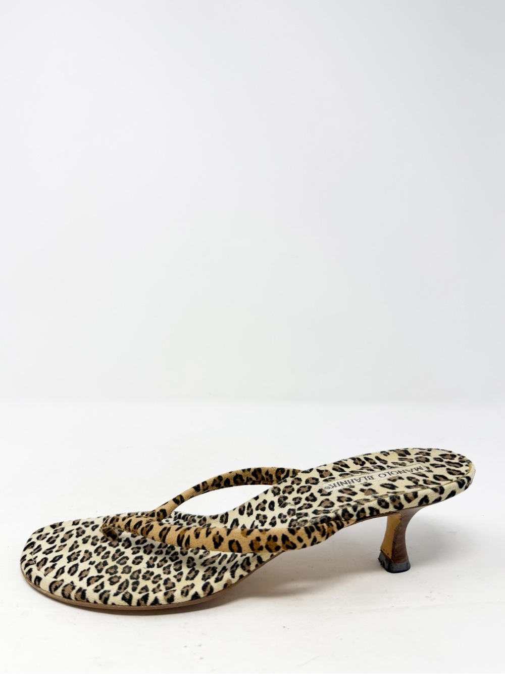 Vintage Manolo Blahnik Leopard Print Thong Kitten Heel Sandals Womens EU 38 - Picture 8 of 11